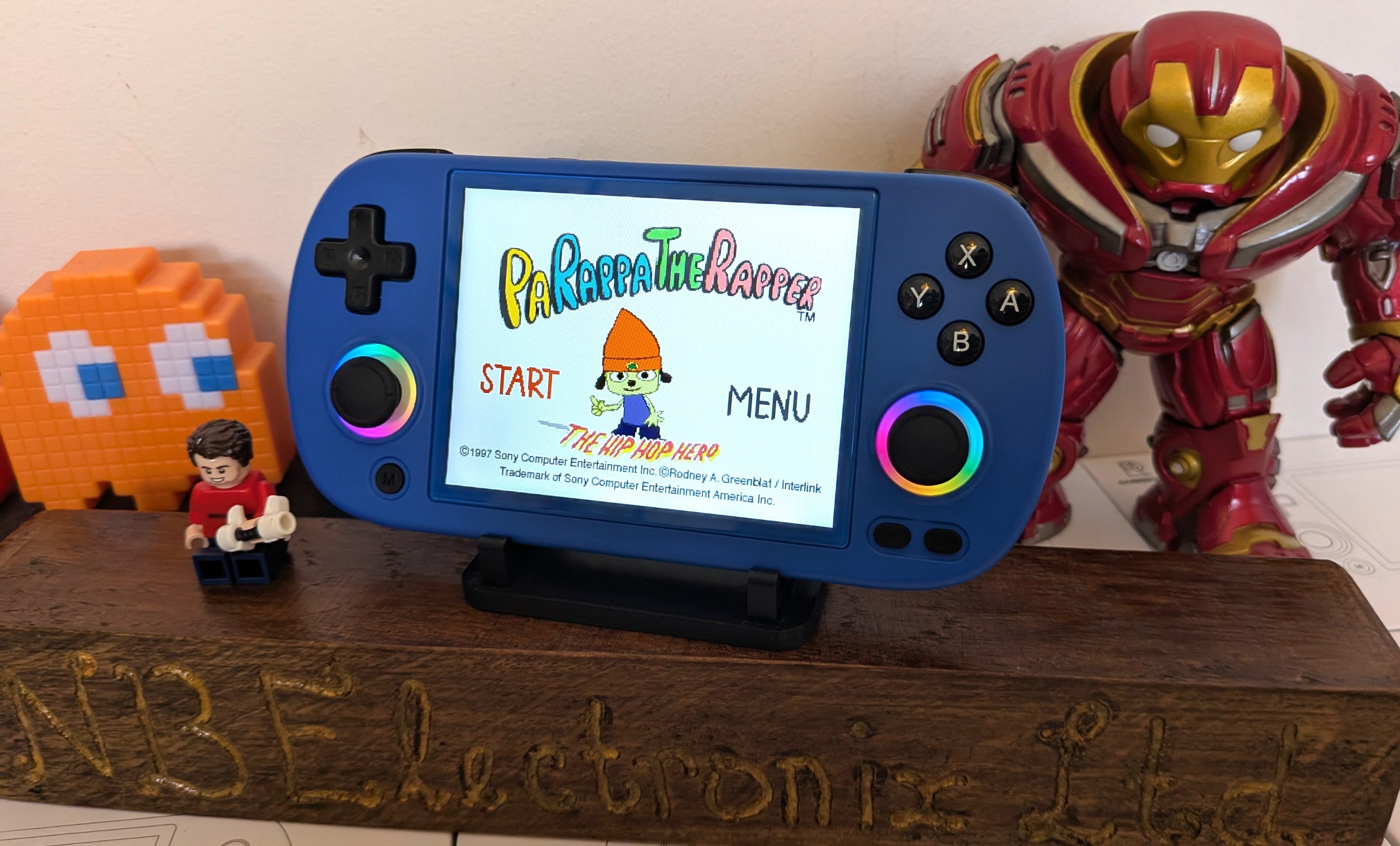 Anbernic RG40XX-H 576GB - 52,078 Games image 3