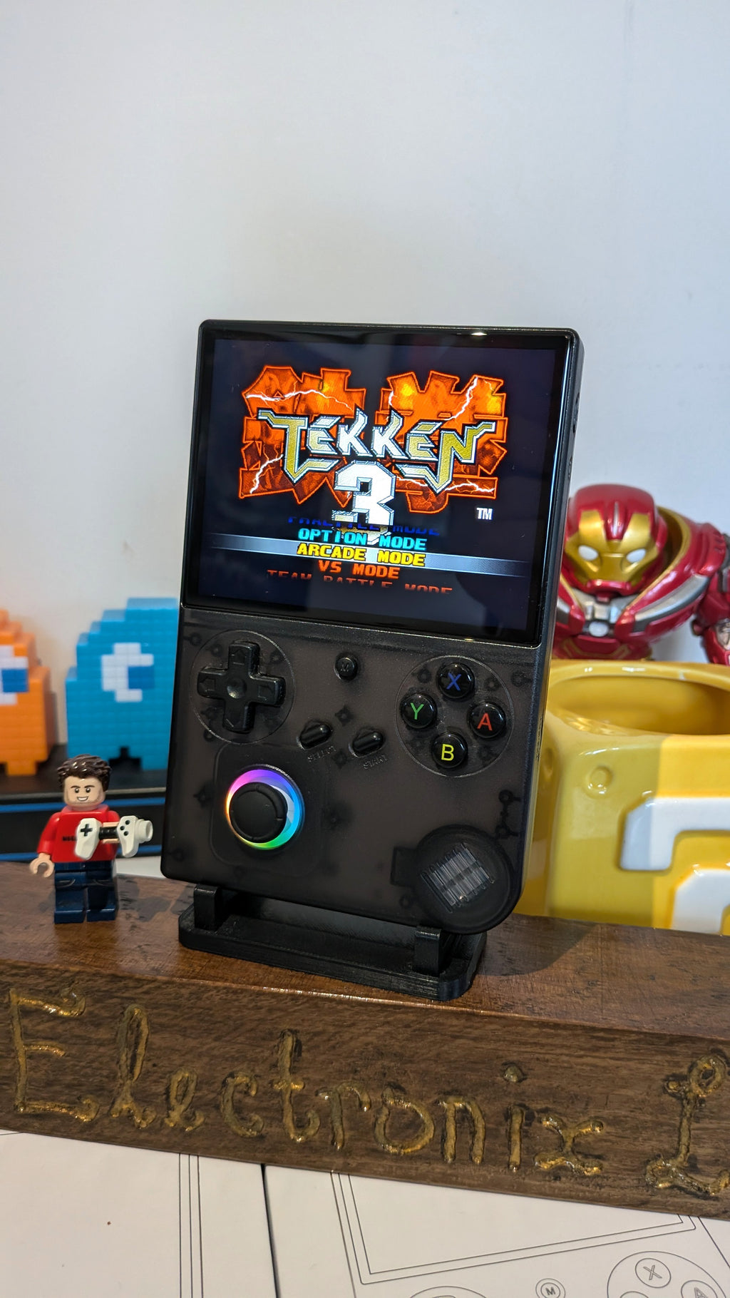 Anbernic RG40XXV 384GB - 57,532 Games image 0