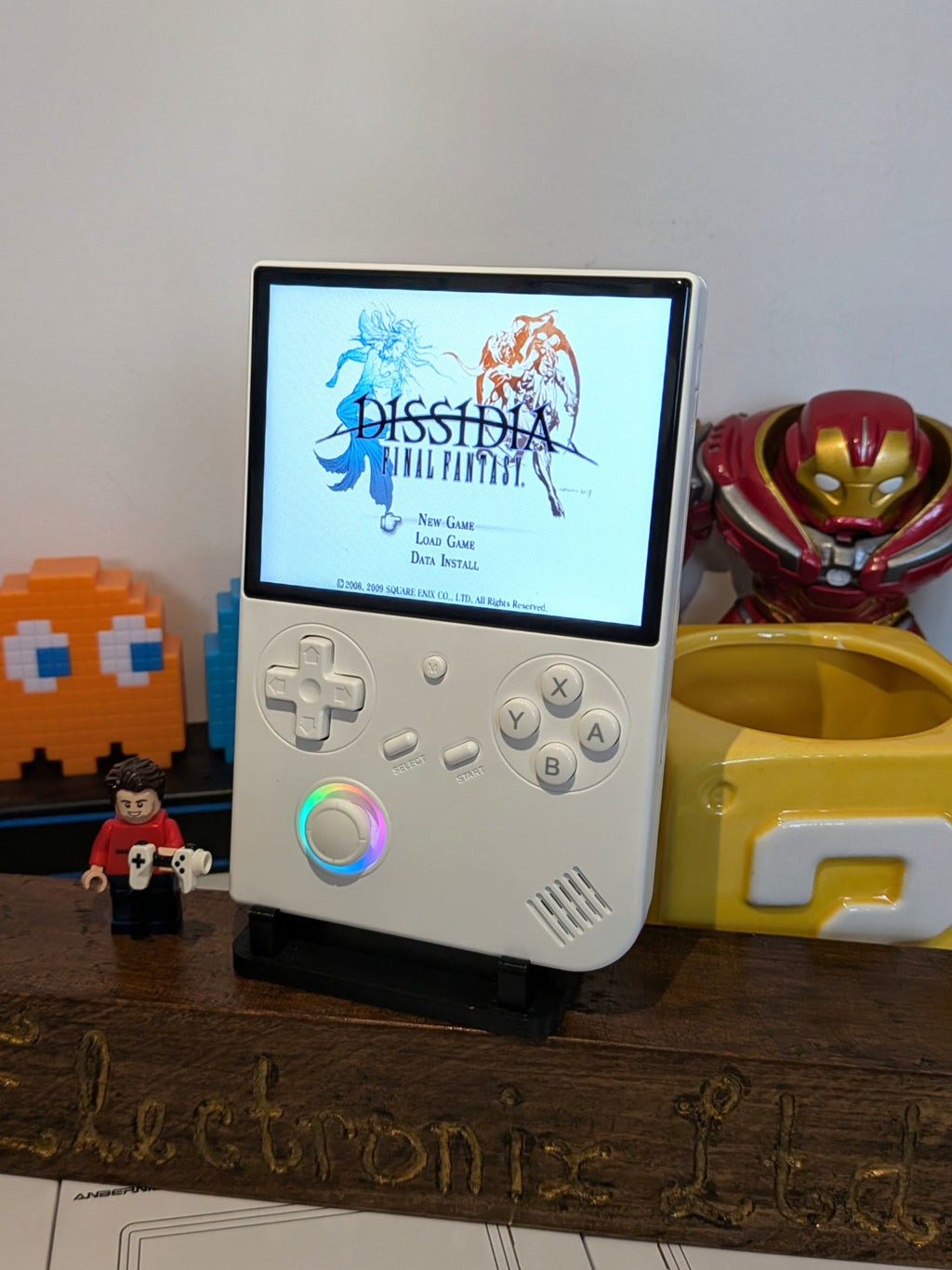 Anbernic RG40XXV 384GB - 57,532 Games image 1