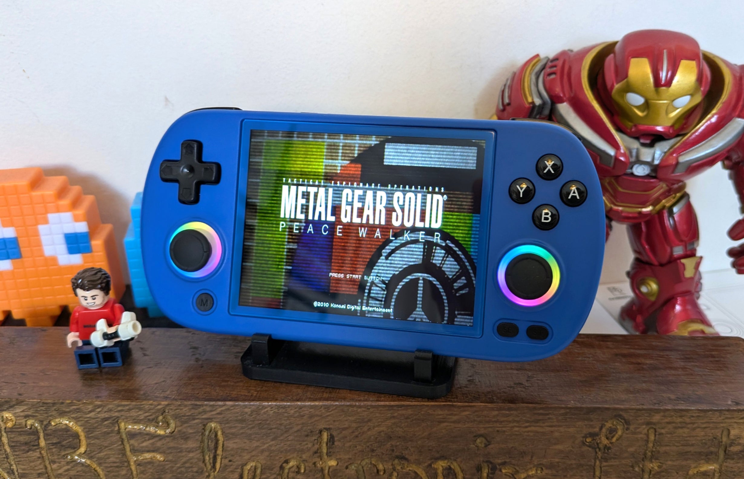 Anbernic RG40XX-H 576GB - 52,078 Games image 0